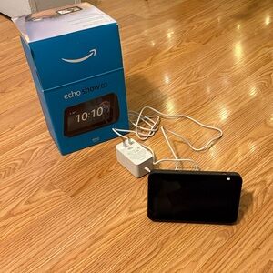 Amazon Echo Show 5 in Black with Charger